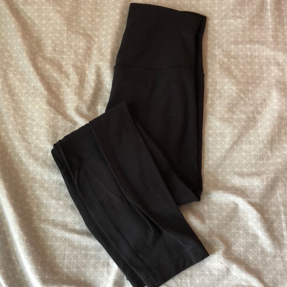 Black Lululemon Aligns